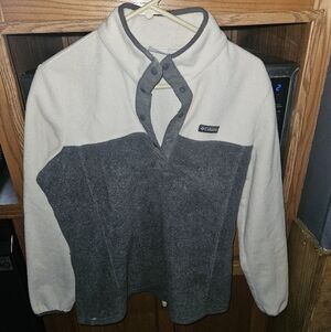 Columbia Cream and Gray Fleece Pullover